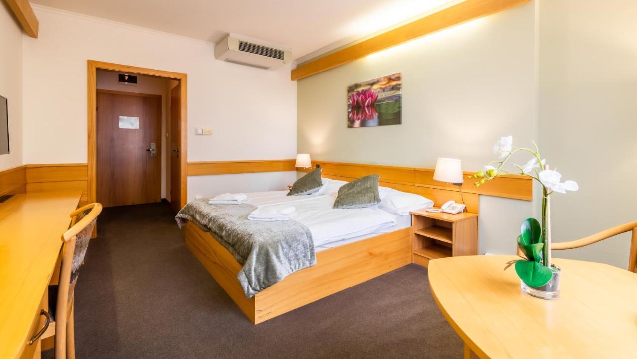 Aqua Hotel Termal Mosonmagyaróvár Extérieur photo