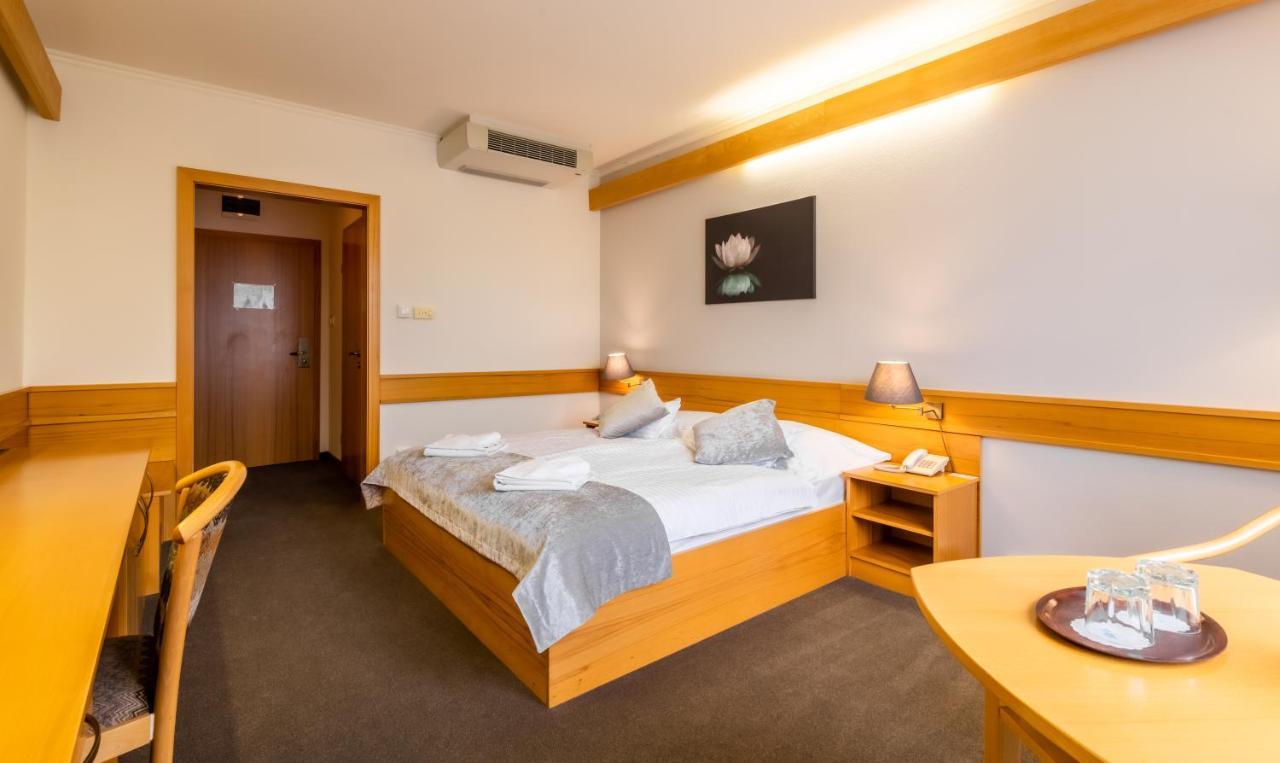 Aqua Hotel Termal Mosonmagyaróvár Extérieur photo