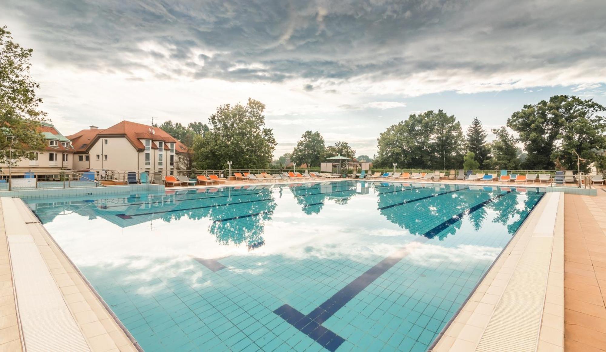 Aqua Hotel Termal Mosonmagyaróvár Extérieur photo