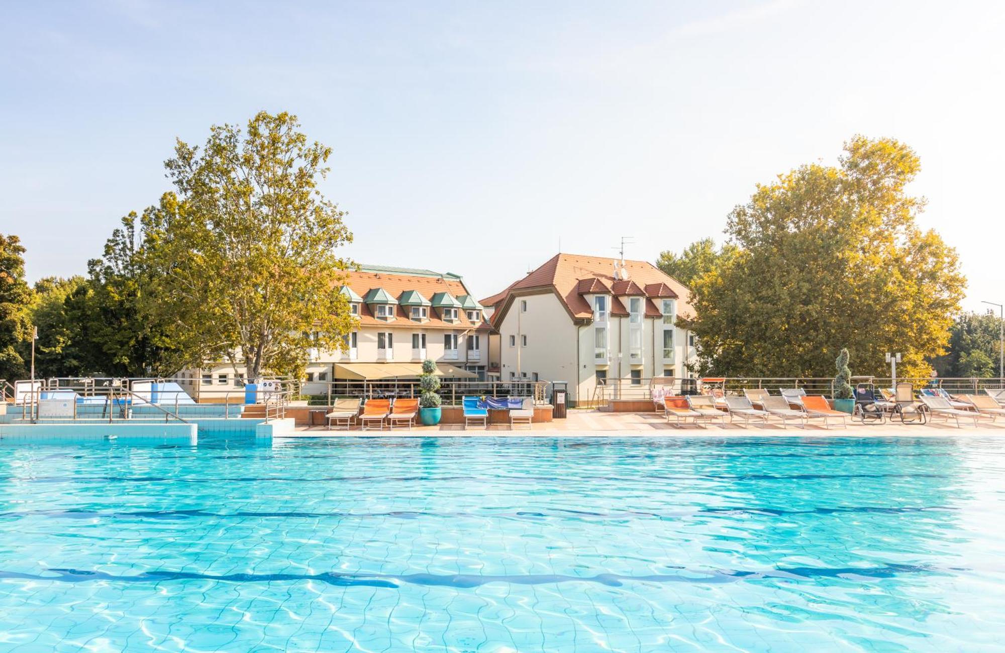 Aqua Hotel Termal Mosonmagyaróvár Extérieur photo