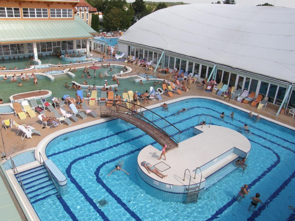 Aqua Hotel Termal Mosonmagyaróvár Extérieur photo